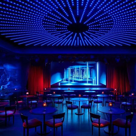 The Times Square Edition New York Luaran gambar The stage at the Magic Castle