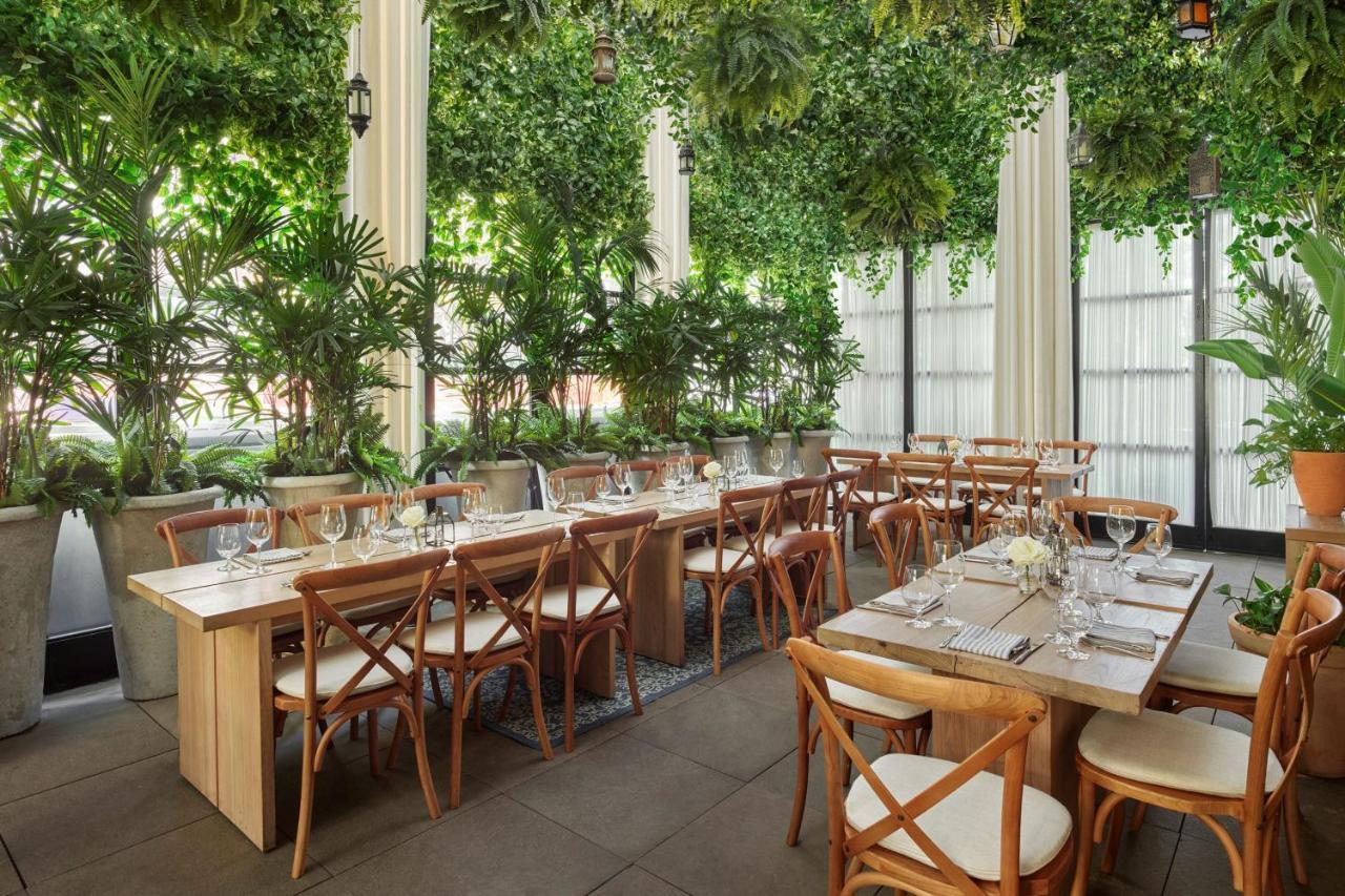 The Times Square Edition New York Luaran gambar The interior of the restaurant