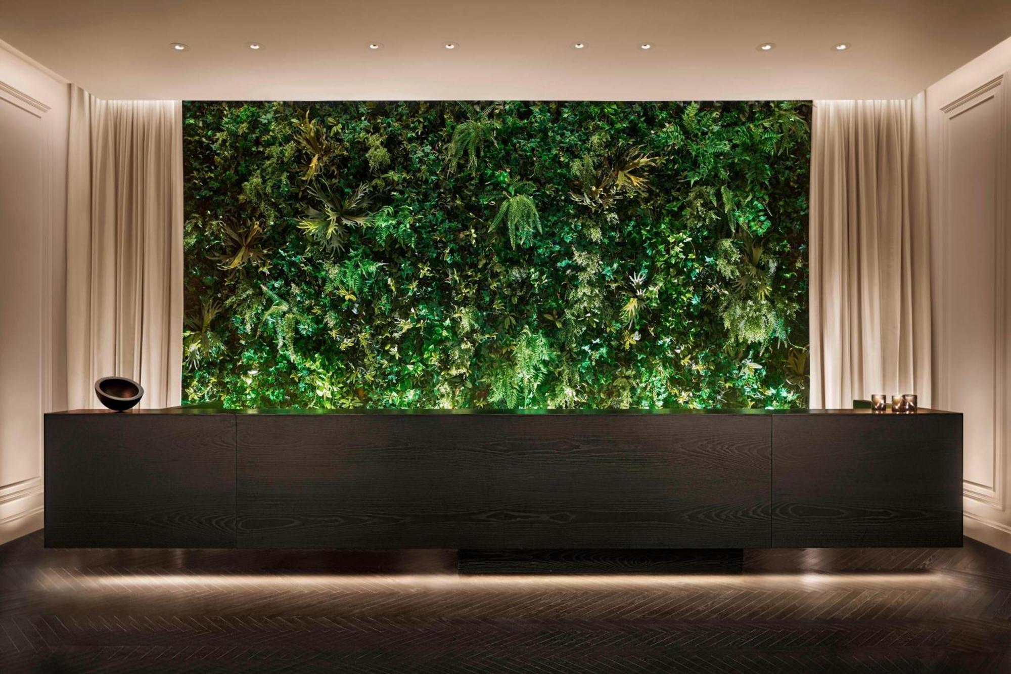 The Times Square Edition New York Luaran gambar The Living Wall at the Mandarin Oriental, Tokyo